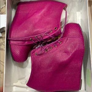 Late wife’s things. Extra money for our kids